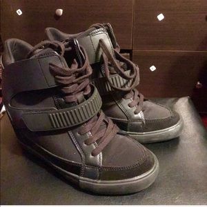 ALDO WEDGE SNEAKERS